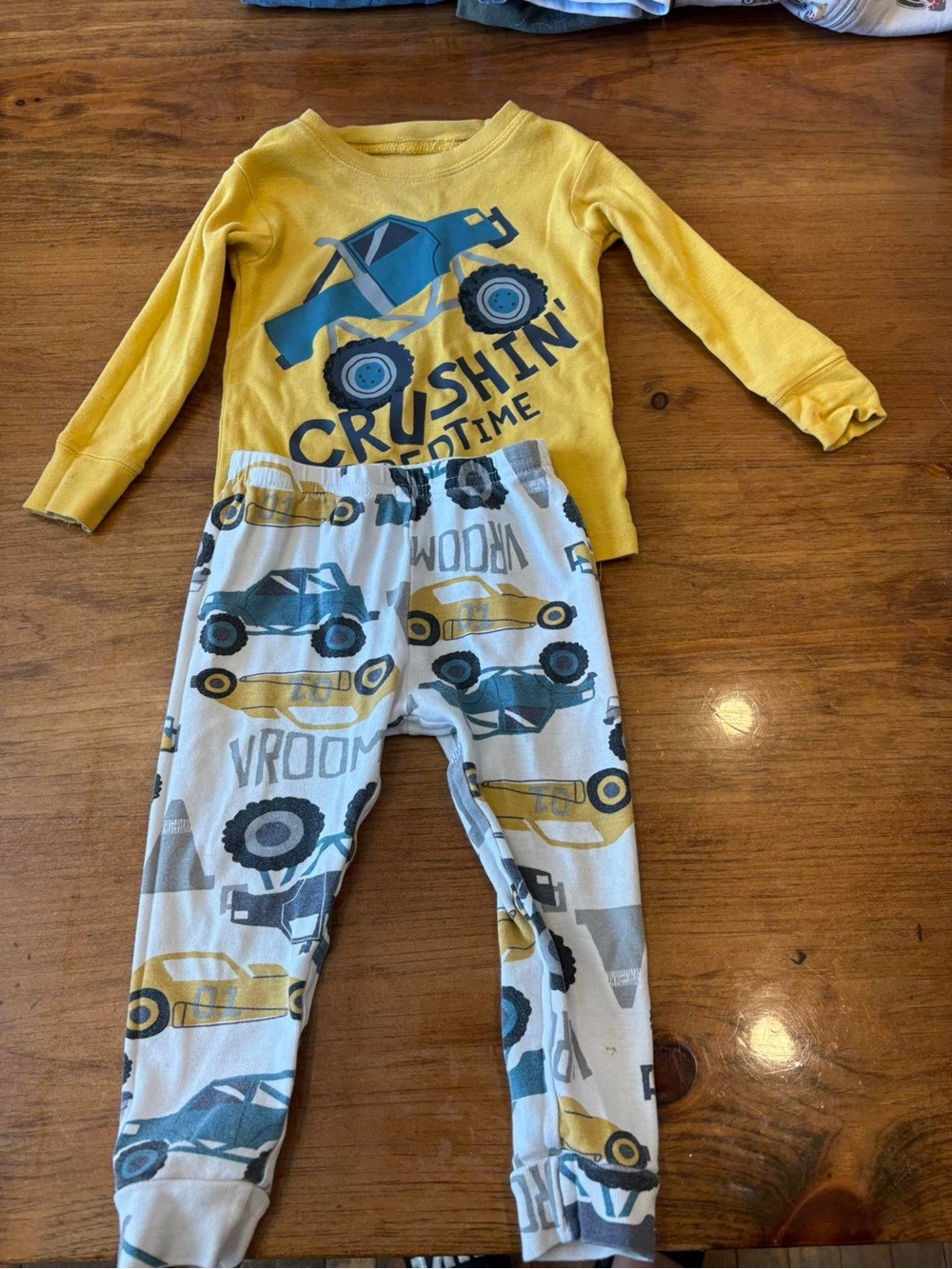 Bundles 12 month-2 T Guess, lp, jordan, nike, nano, disney, h&m and more - Picture 4 of 15
